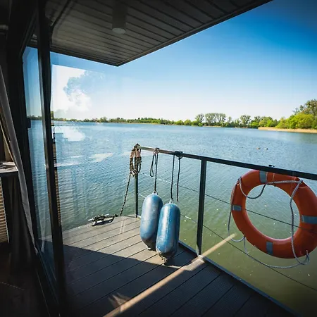 Appartement Na Wodzie - Houseboats Zalesie With Sauna